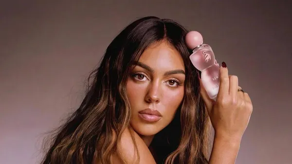 Родрігес підкорила ванільно-рожевою естетикою – неперевершена грація благородної діви