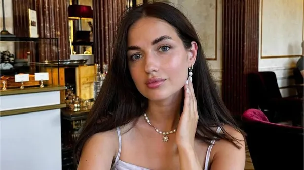 "Барби в Париже": роскошная Штогрина покоряет романтический город