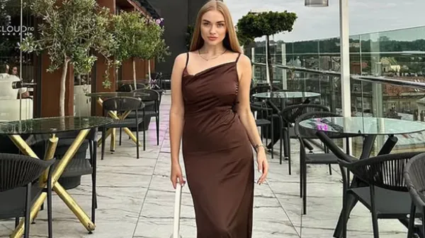 Граційна кохана футболіста збірної України засліплює шармом та вражає витонченістю до мурах