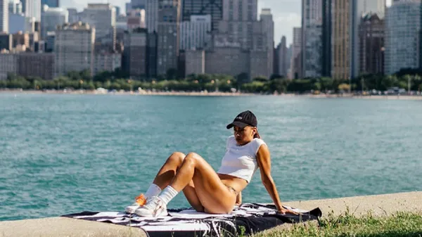 Оголена та мокра: футболістка зливає еротику в чані – справжній удар по серцю фанів