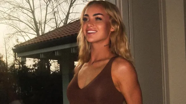 Найсексуальніша футболістка знову підняла температуру гарячим фото