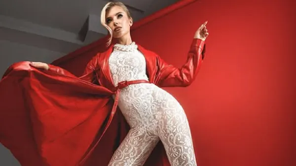 Красные каблуки и кожаное платье: партнерша Бондаря забрала все взгляды и нарушила спокойствие