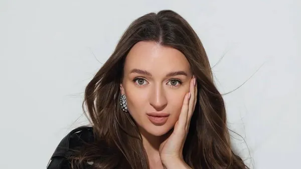 Кохана Михайленка насолоджується найяскравішими моментами материнства – ніжність в кадрі