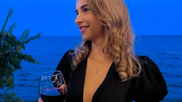 Кульмінація матчу вдалася – український футболіст освідчився коханій прямо на полі