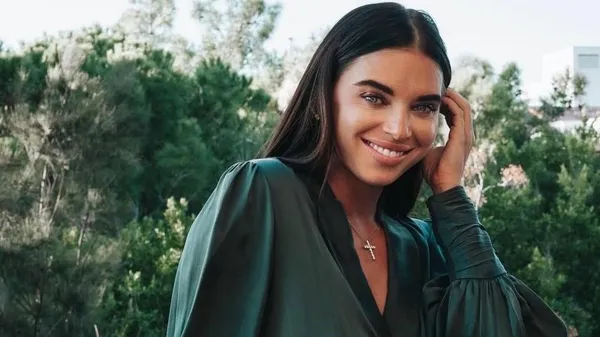 Кохана Усика в ефектному образі запалює мережу – сміливі кадри сильної жінки