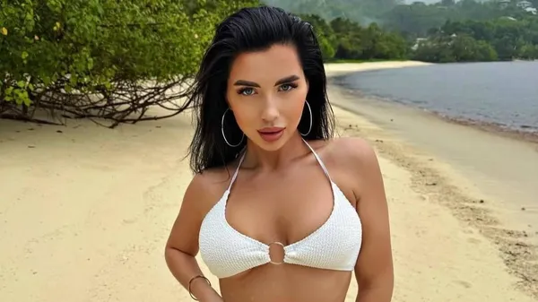 Кочергина возвращается в форму после праздников – спортивный образ красавицы взорвал сеть