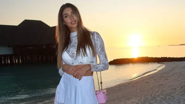 Занадто стильна для Пузатої хати: новий look коханої Яремчука