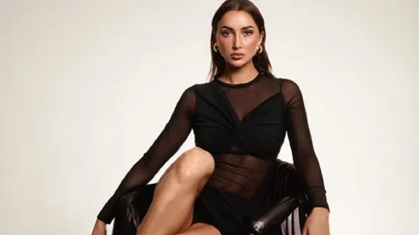 Розкішна Різатдінова манить майстерними вигинами в шкіряній спокусі – гра пристрасті