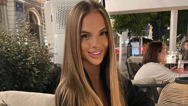 Її талія – виклик, її погляд – прямісінько в серце: пасія динамівця змусила стрічку здригнутися