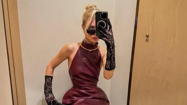 Французький шик по-українськи: обраниця Бабенка затьмарила всіх новим образом