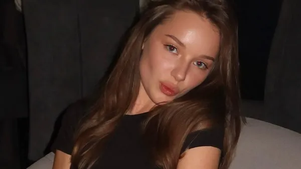 "Виделкою в око?" – кохана Малиша опублікувала селфі біля суду і залишила інтригу