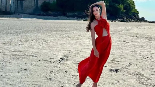 Волшебная муза Коноплянки расцветает среди волн, поражая безупречной красотой: гармония и роскошь