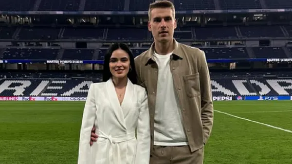 Лунін з ефектною красунею запалили на концерті латиноамериканського співака: незабутній вечір