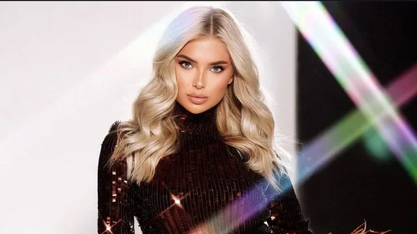 Палка Савіна в спокусливому міні приголомшила фанатів – гарячі кадри з Дня народження