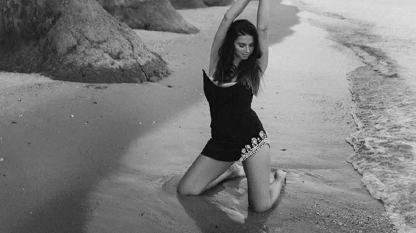 Неповторна кохана Усика заслуговує на наймоднішу обкладинку – поєднала елегантність і спокусу