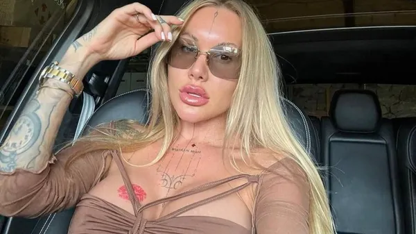 Морозюк продемонструвала корисні вправи для інтиму – безсоромно розсунула ноги перед камерою