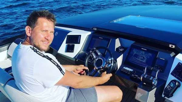 Триумфатор ЛЧ изменился до неузнаваемости: очень поправился и больше не бреется