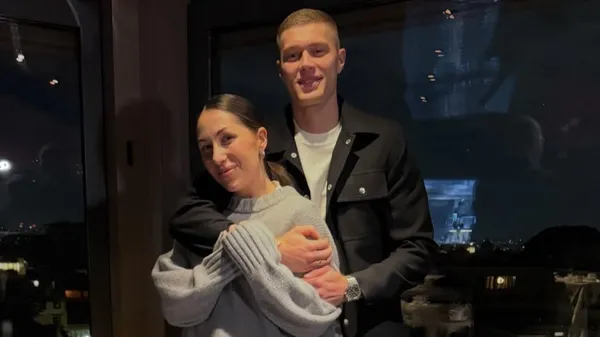 Довбик з коханням свого життя на стадіоні – романтика, яка сильніша за матч