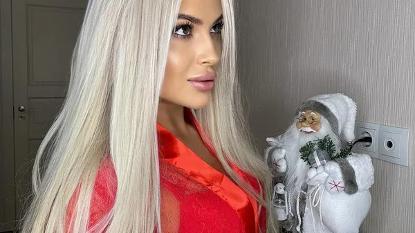 Велетень засвітився з гарячою білявкою – стримати екстаз не в стані навіть Лучкевич