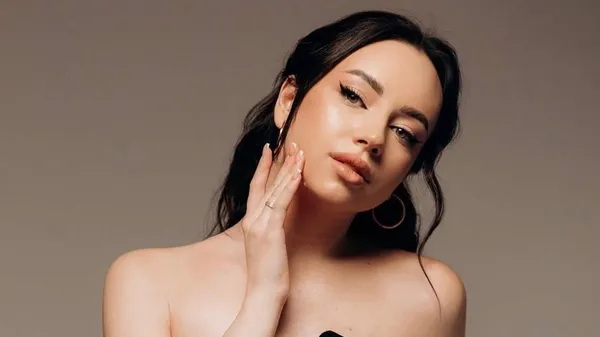 Кофейное наслаждение и красота без фильтров: Любка Сарапия блеснула в сети уютными кадрами из Буковеля