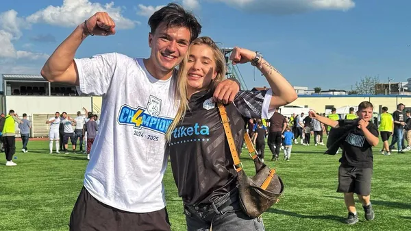 Український футболіст став чемпіоном у Європі й відривається з каратисткою – тролять за немите авто