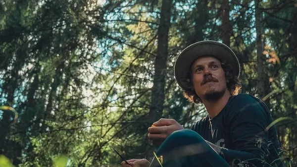 Обладатель Кубка мира женился: лыжника соблазнила потрясающая брюнетка