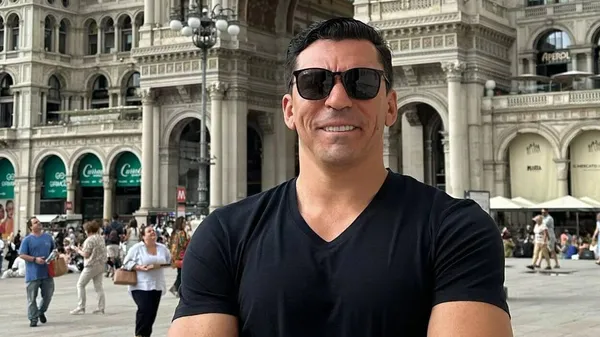 Легенда футбола получил 18% ожогов тела у себя дома: первые фото из больницы