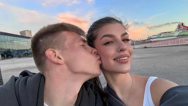 Очеретько с невестой остановили мгновение на культурной ноте – вечер, достойный оваций