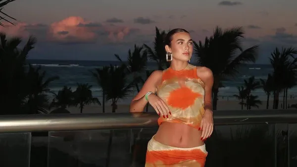 Дочь Тотти отпраздновала 18-летие с родителями: шумная вечеринка на 200 гостей, 7-этажный торт