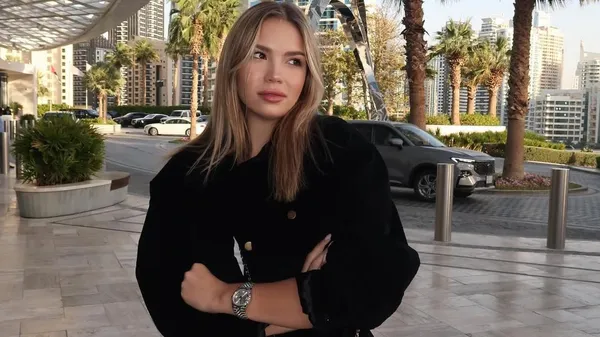 Футбольна муза в раю – обраниця Тимчика у розкішному образі з Італії