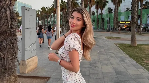 Возлюбленная Ярмолюка подарила позитивное настроение окружающим – волшебный кадр в самое сердце