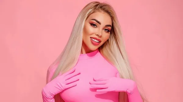 Кохана Алефіренка запалила розкішшю на іспанському курорті – відпочинок на вищому рівні