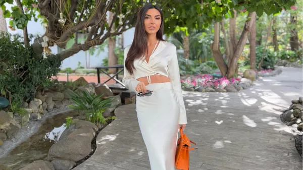 Жена экс-футболиста сборной Украины соблазняет гламурным образом и провоцирует фигурой: "Самка"