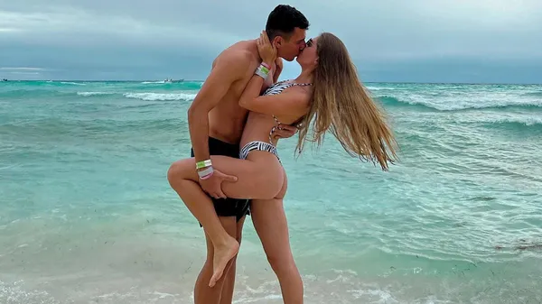 Футболіст Динамо одружується перед Євро – сестра нареченої випадково засвітила дату