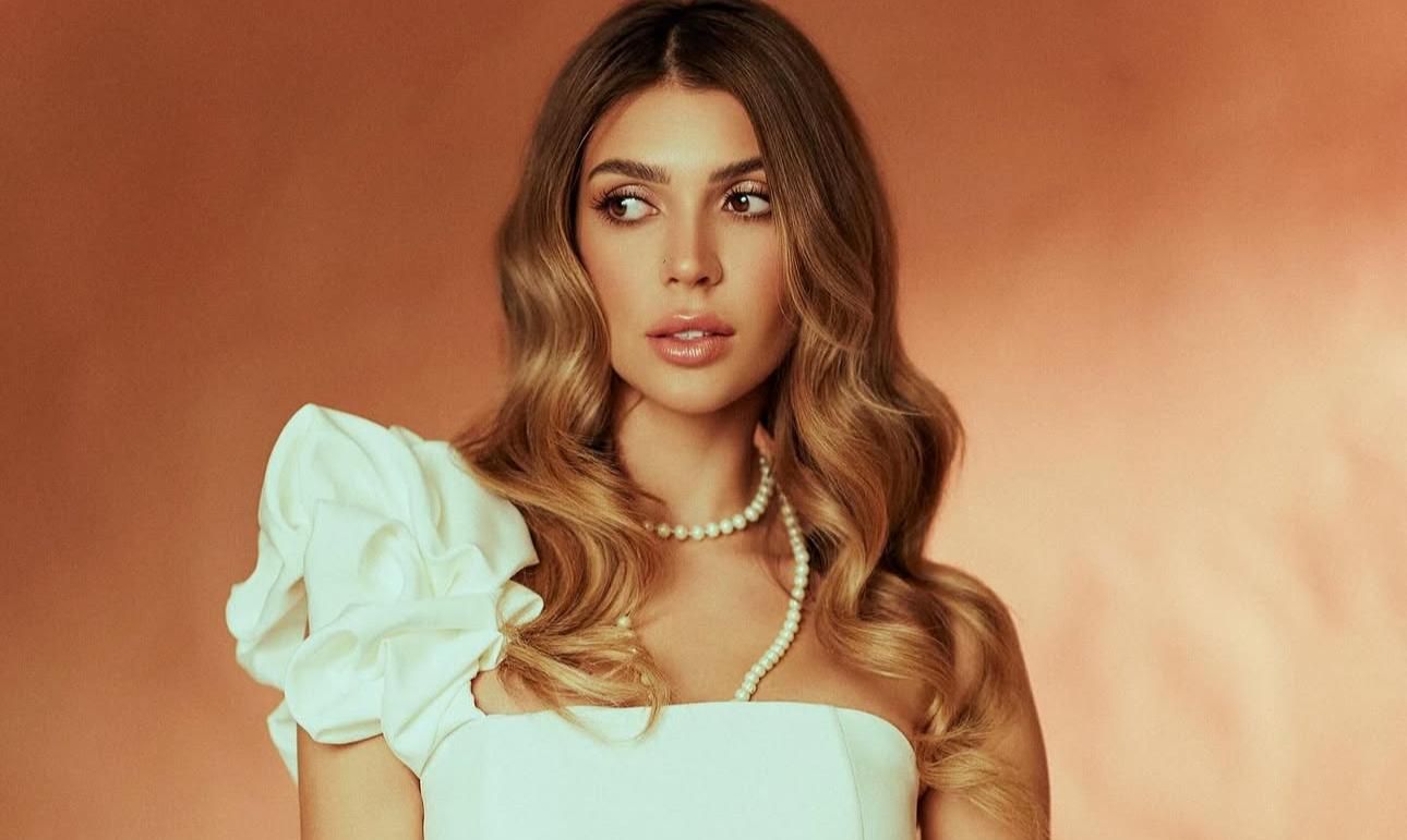 Любимая Яремчука разделась так, что хочется взять её и не отпускать – тело просится в руки