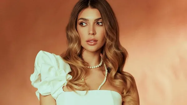 Кохана Яремчука роздяглась так, що хочеться взяти її і не відпускати – тіло проситься в руки