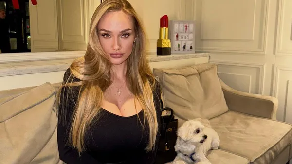 Возлюбленная Сикана поздравила его маму и тещу жарким фото – Мальдивы стали еще прекраснее