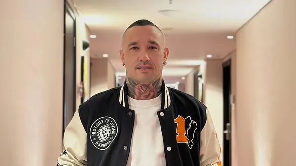 После четырех дочерей и двух романов: новая пассия подарит сына печально известному легенде футбола