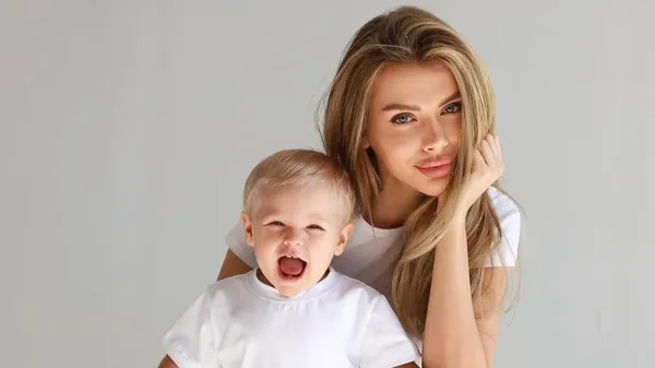 Мама, любовь и море: дочь Танковского очаровала счастьем на новых фото