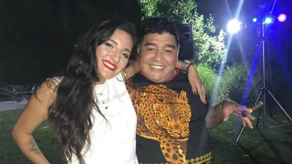 У справі смерті Марадони через оголені фото судді виник скандал – вирок 7 обвинуваченим зірвали