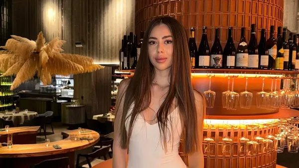 "Раз в год и селфи стреляет": роскошная жена Вивчаренко эффектно покоряет внимание поклонников