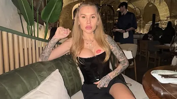 Морозюк сверкнула аппетитными прелестями в крошечном топе: сплошной взрыв для фантазии