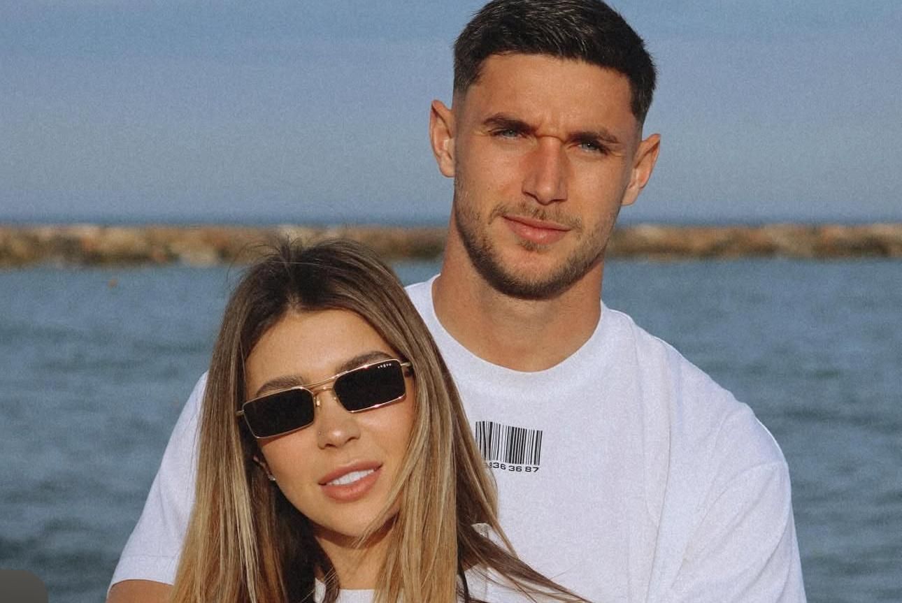 Яремчук забивает не только на поле: трогательное фото с семьей после матча очаровало сеть