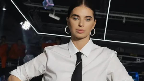 Бездоганна партнерка Усика зводить з розуму розкішними ніжками – неможливо пройти повз