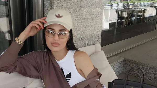 Третьякова попала под чары собственного магнетизма: никак не нарадуется сочными формами