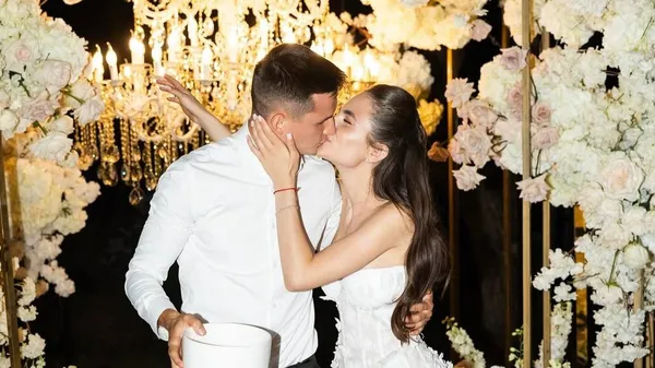 Жена Крыськива растаяла в нежных объятиях любимого – романтика на максимум