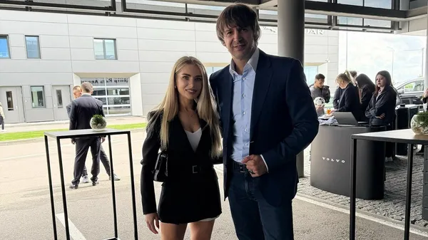 Шовковський з дружиною, Суркіс – Лучкевич засвітила всіх жінок Динамо на фото, якого ще не було