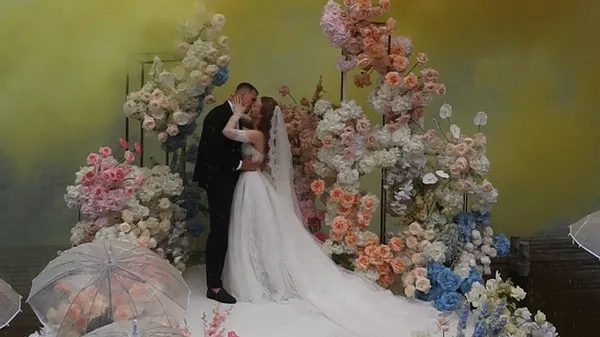 Захисник Динамо одружився: казкова церемонія на воді – екс-партнер засвітив свою таємничу пасію