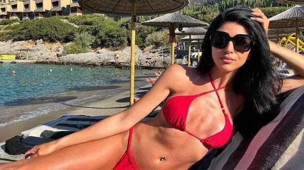 Триразовий чемпіон Шотландії одружується з іранською моделлю: гаряча пасія могла б бути його дочкою