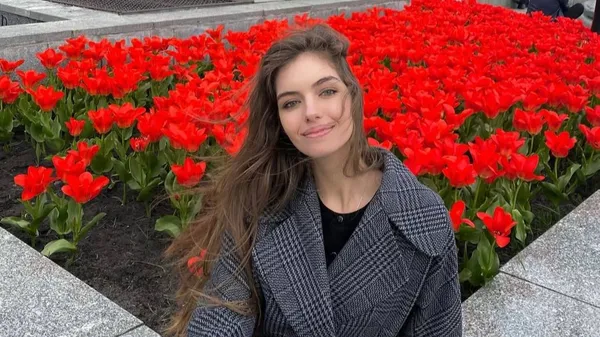 Вогняний блиск і відверта грація: Кучеренко пристрасно підкорює Канни